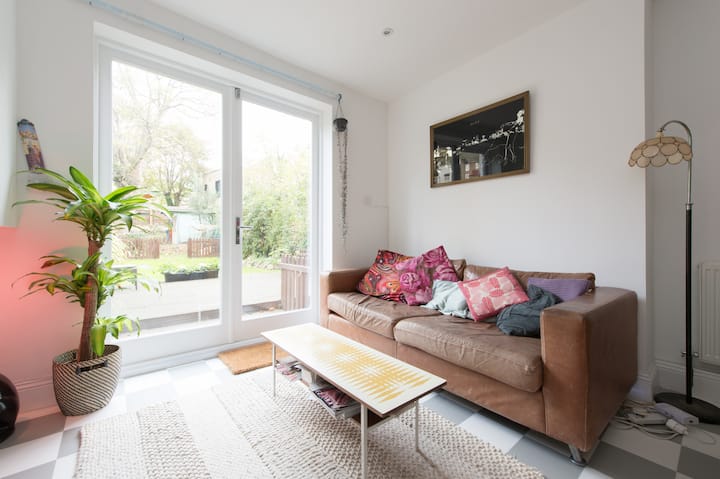 Stylish Garden Flat - Perfect For Small Families - Cité de Londres