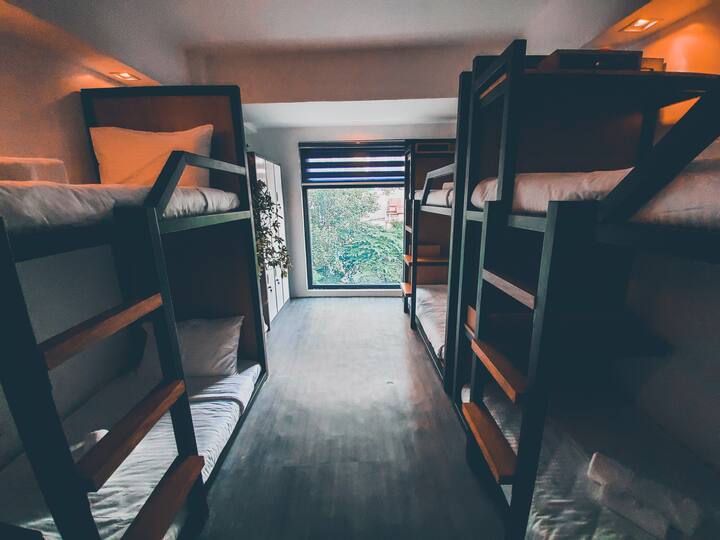 Draper Startup House For Entrepreneurs 6 Guests Hostels For Rent In Makati Metro Manila Philippines