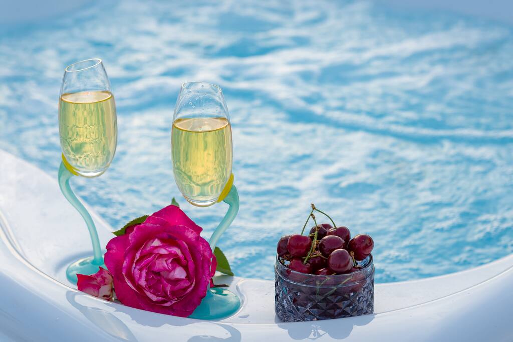 Hot tub on the penthouse terrace