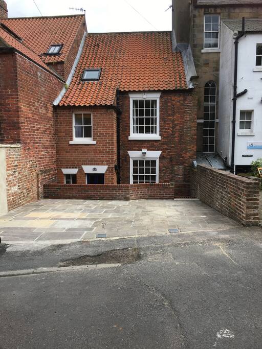 Parking 2/3 cars
