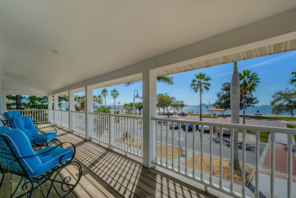 900 sq feet of balcony with big