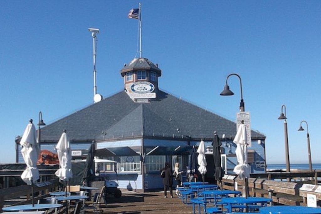 Eat and relax on the pier