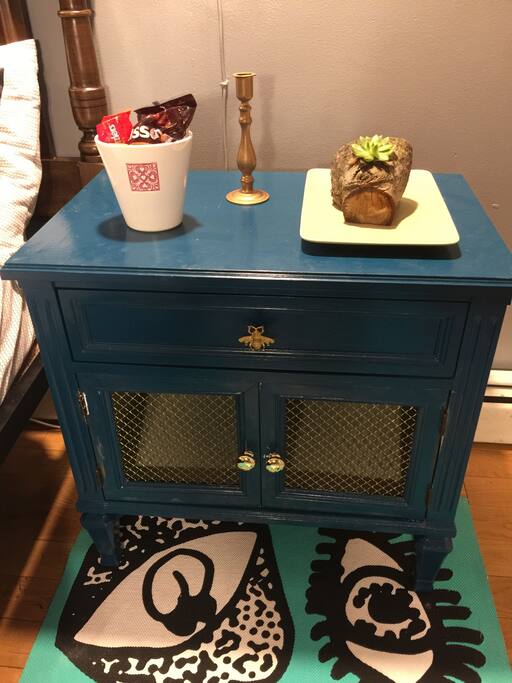 Night stand