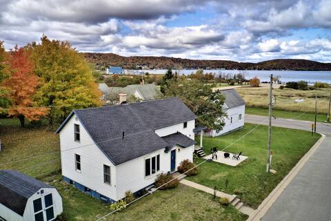 Pictured Rocks Cottage