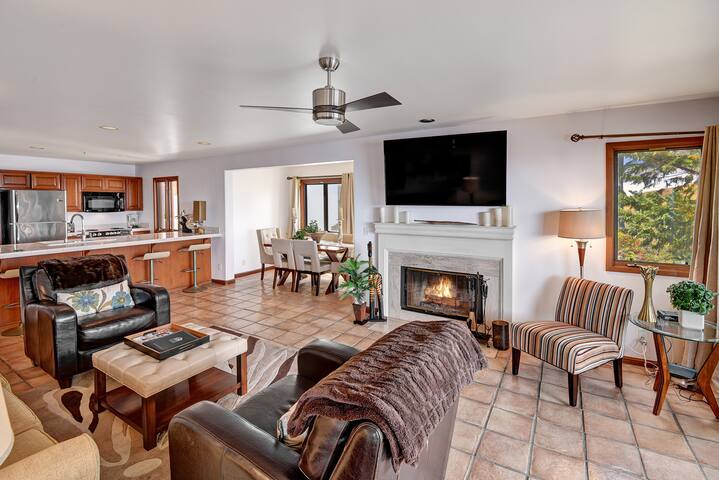 H1151: Luxurious Villa on Bluff’s Edge w/ VIEWS gallery image 5