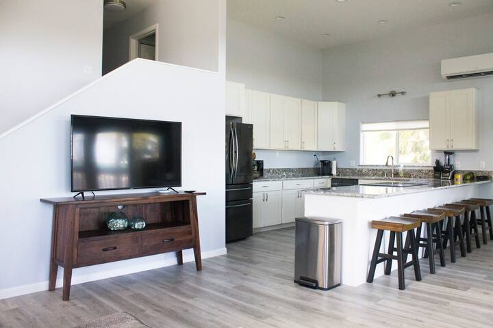 Brand New, Beach Front, Villa Aloha 30-day min gallery image 5