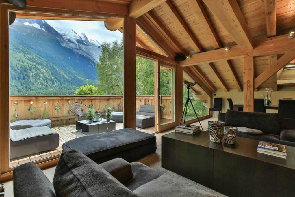Seating Area and Outdoor Terrasse