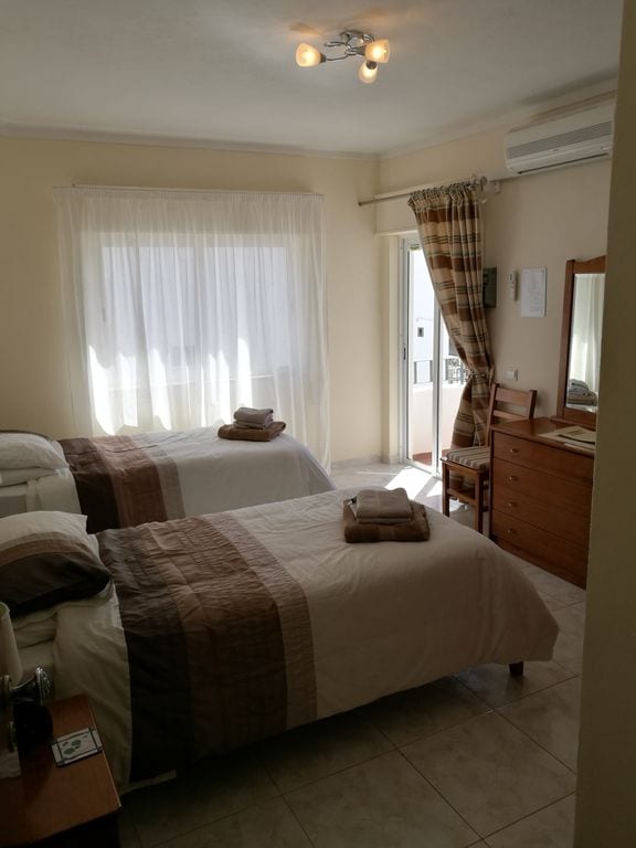 ห้องนอนเตียงแฝด 