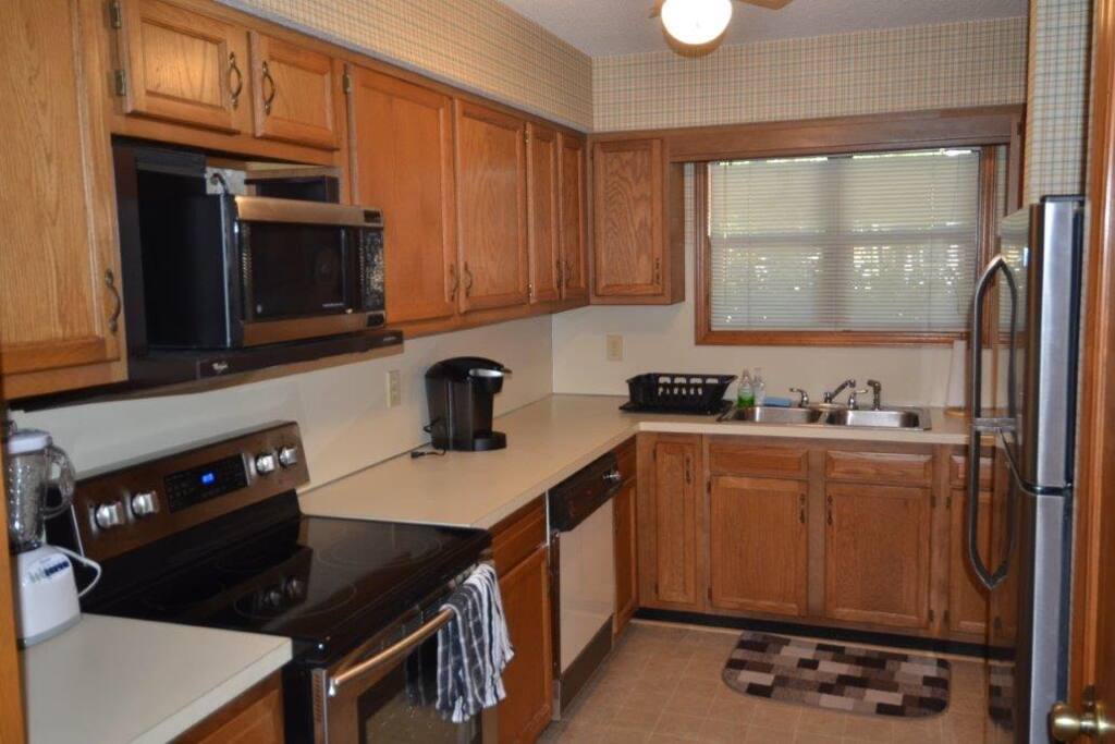 Full kitchen