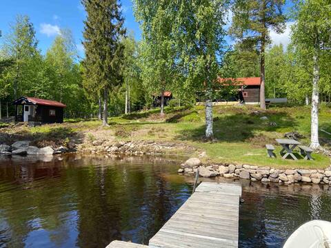 Cabin in a private location with lake plot