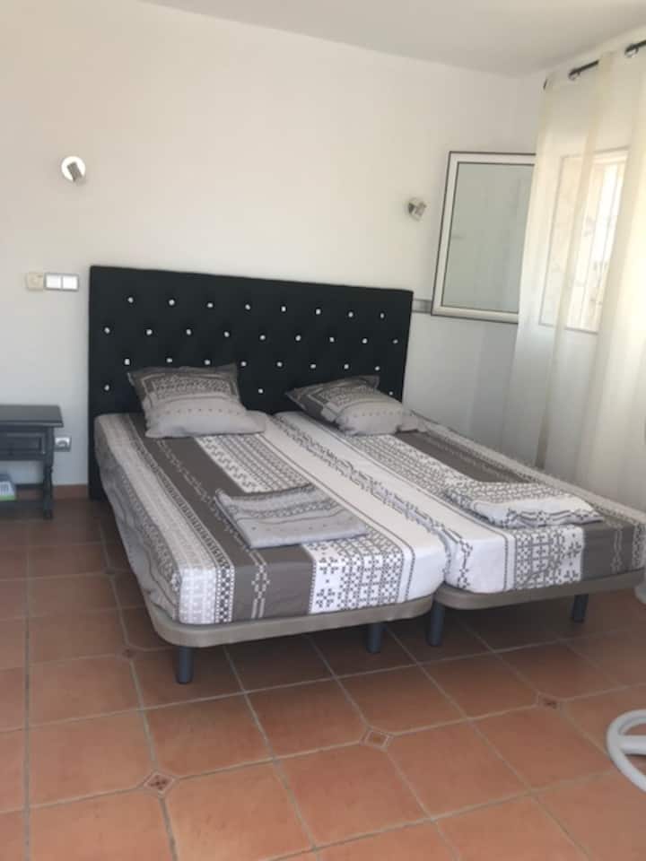 Спалня за 2 - ма души на приземния етаж