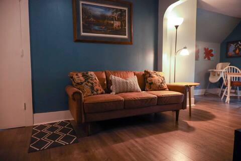 Private upstairs APT by Gregory Park