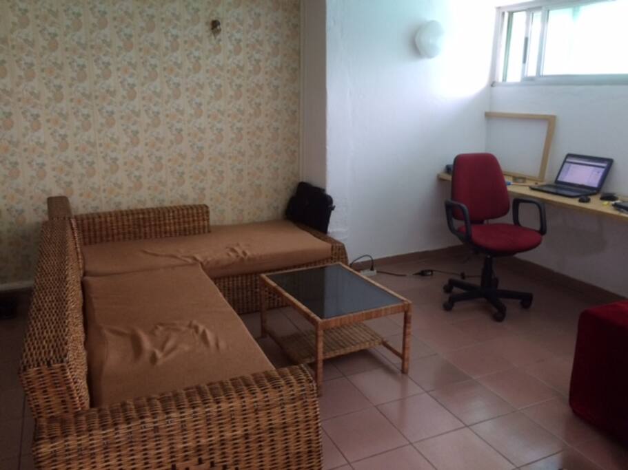 Salon bureau accueillant