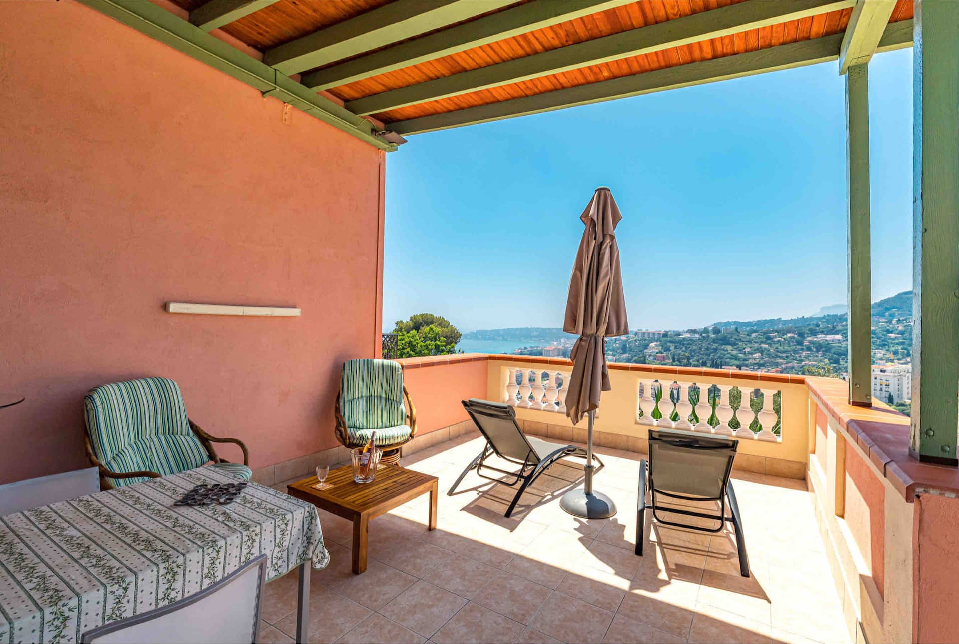 In villa beautiful T1 apartment Sea and mountain view