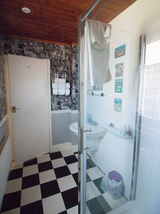 room 2 ensuite