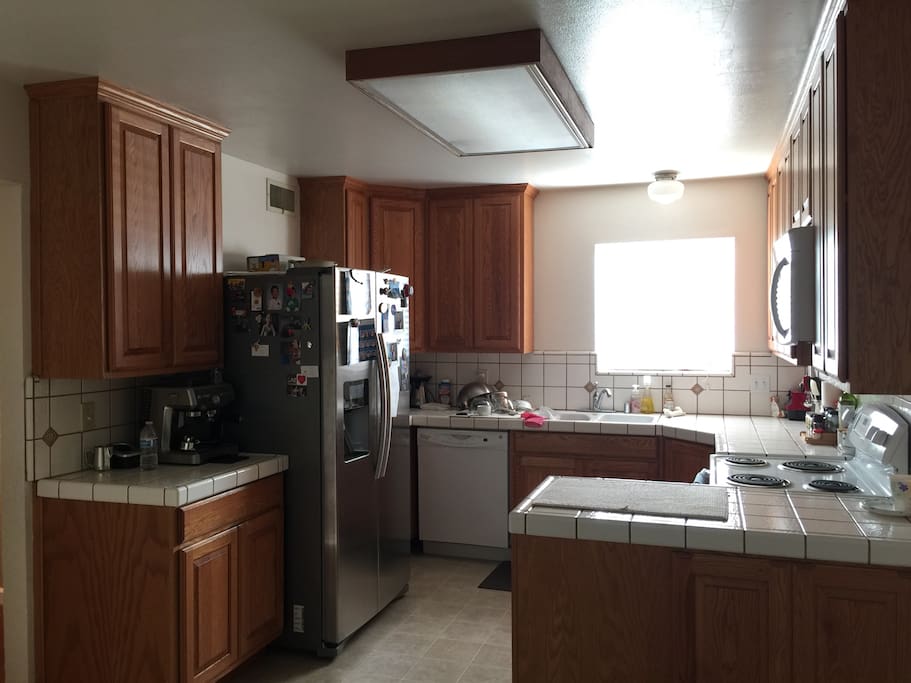 Shared kitchen. Fridge, Microwave, Cooktop&oven, Dishwasher and Espresso machine.