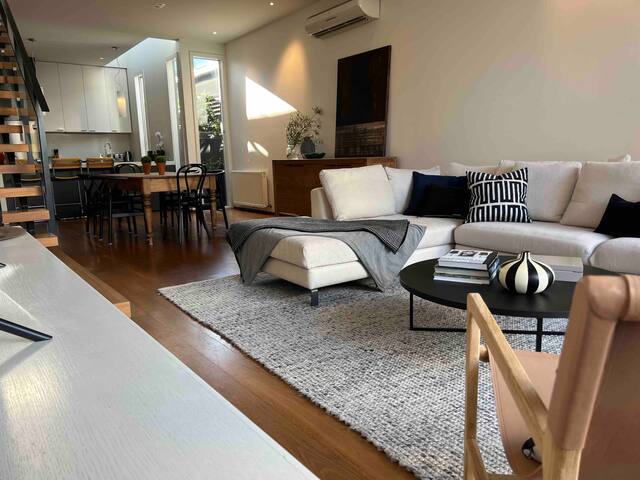 Stunning 3br terrace Albert Park gallery image 3