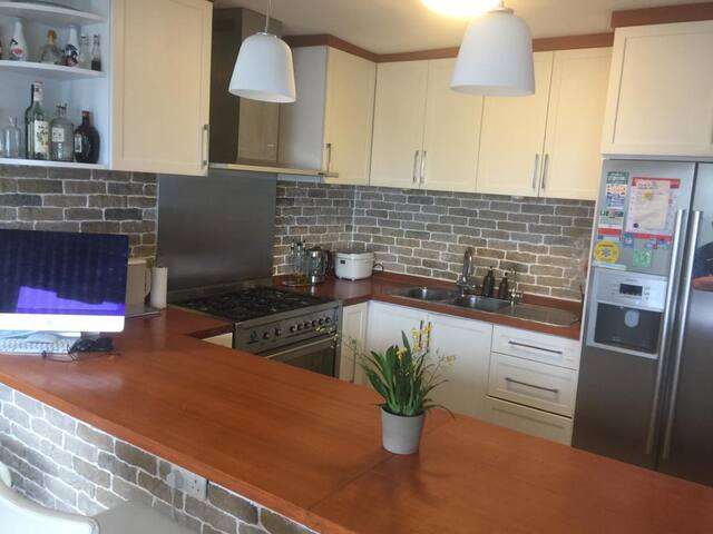 Lake House with stunning sea view in Sai Kung gallery image 5