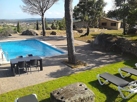 COUNTRY FARMHOUSE 8 pax with Pool Tenis & Relaxing