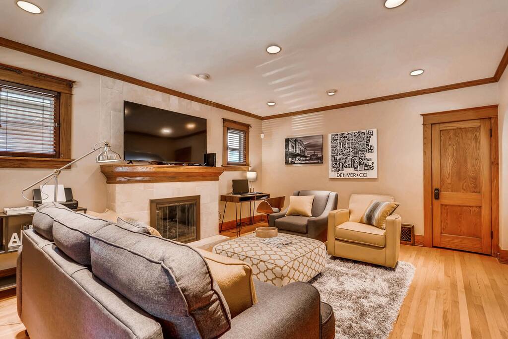 Enjoy family time and lounge in our modern and comfy living room with seating for 5 plus desk!