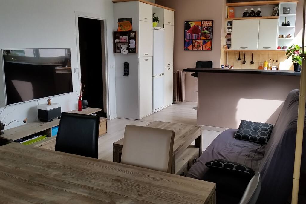 Séjour + Cuisine
-----------
Living room + Kitchen