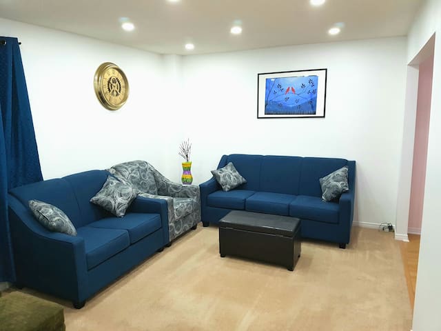 Private bedroom in Ajax