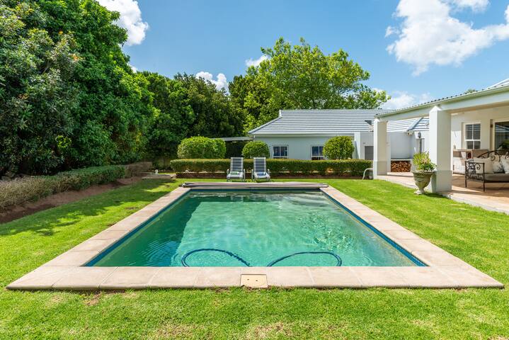 Summer Villa, Upper Constantia, Cape Town gallery image 2