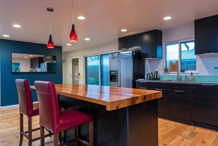 Location! Hip and Modern Zen in SE gallery image 2