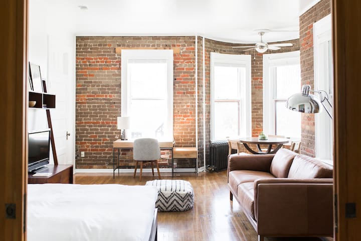 City Den, Downtown Studio