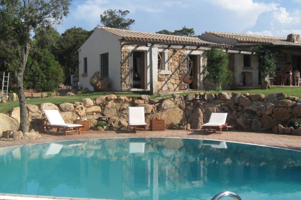 details of the villa outside