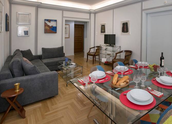 Classy apartment in Syntagma gallery image 2