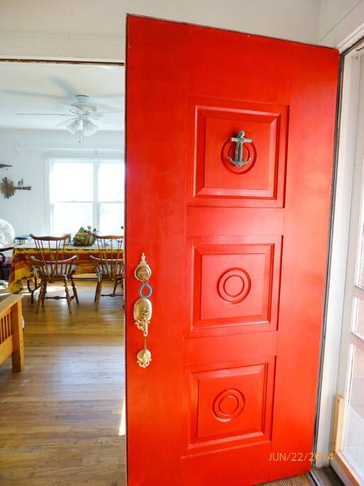 This is what it looks like when you walk in. The dining room/extra guest room is to the right.