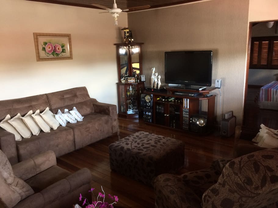 Sala de estar compartilhada.