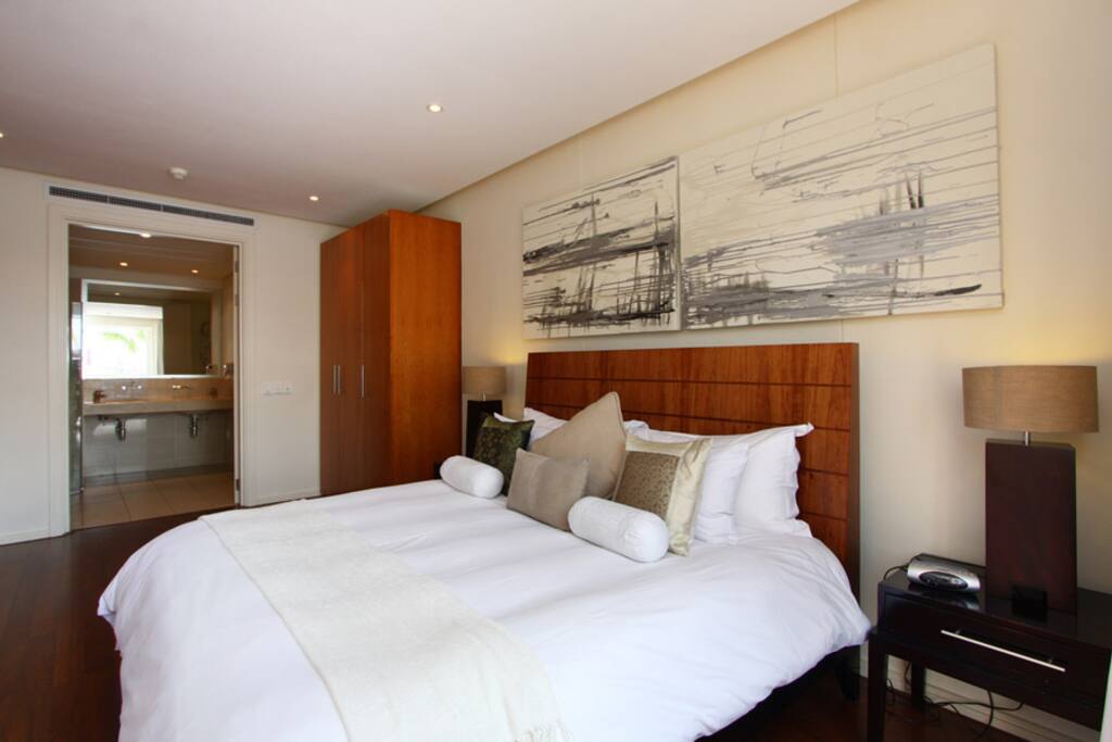 Master Bedroom/En-suite