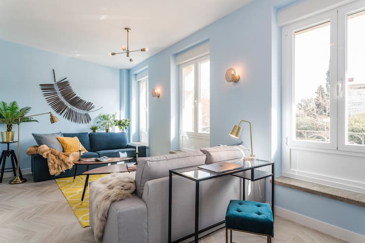 Luxury Apartment in Beautiful Plaza