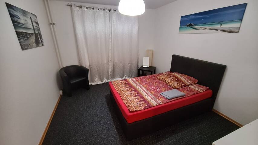 Schöne 3 Schlafzimmer Zimmer Wohnung mit 4 Betten. gallery image 2