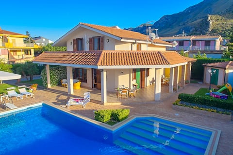 Villa with private pool between Palermo and Cefalù
