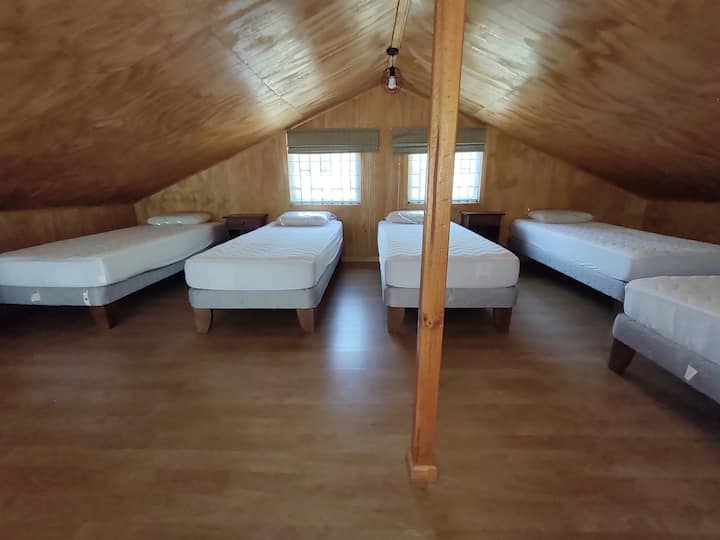 7 เตียง 6 เตียงสี่เหลี่ยมจัตุรัสและ 1 ในครึ่ง