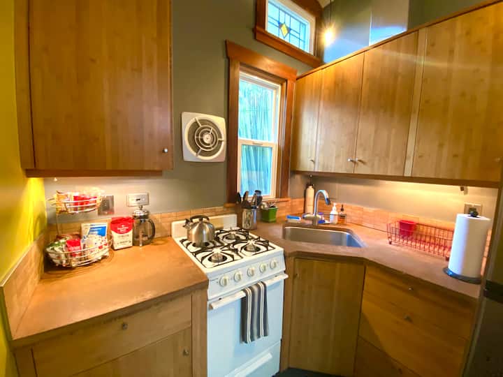 Rustic Guesthouse In Hawthorne - Portland, OR