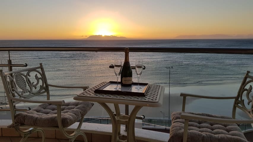 Hibernian Towers 807, Beach Road, Strand