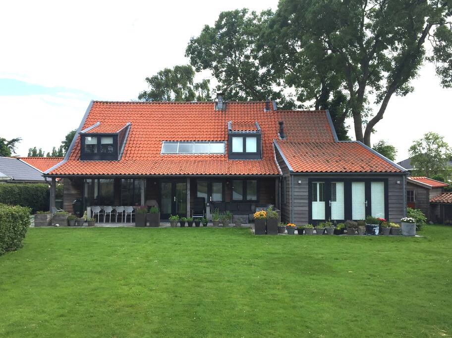 Vrijstaand landhuis in Markenbinnen - Markenbinnen의 주택에서 살아보기, North Holland, 네덜란드