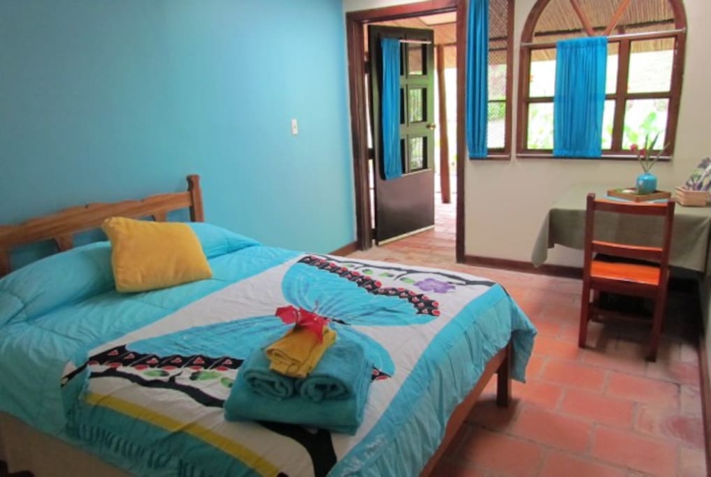 Room: Mariposa