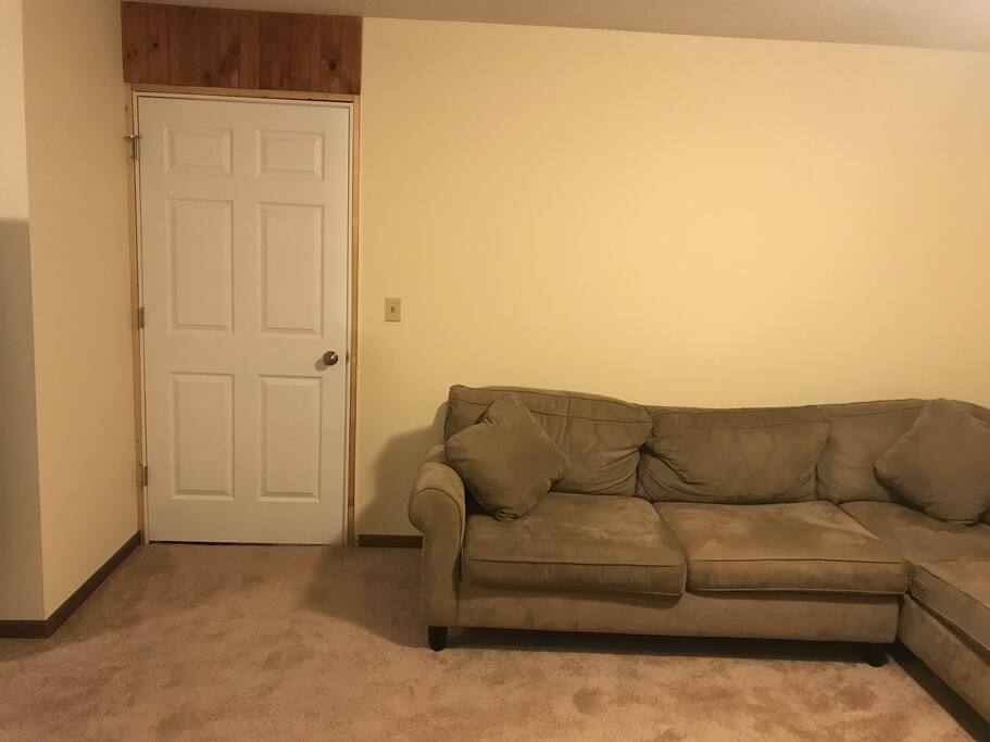 Entrance to room from common hallway