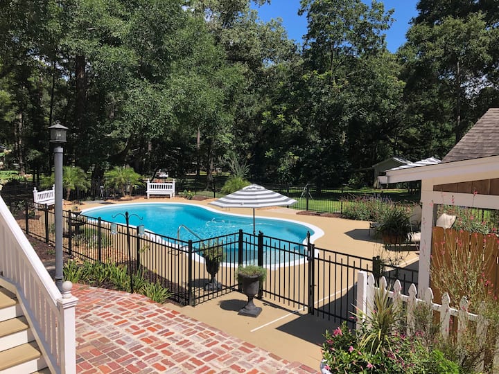 Captains Quarters Guesthouses for Rent in Tallahassee, Florida