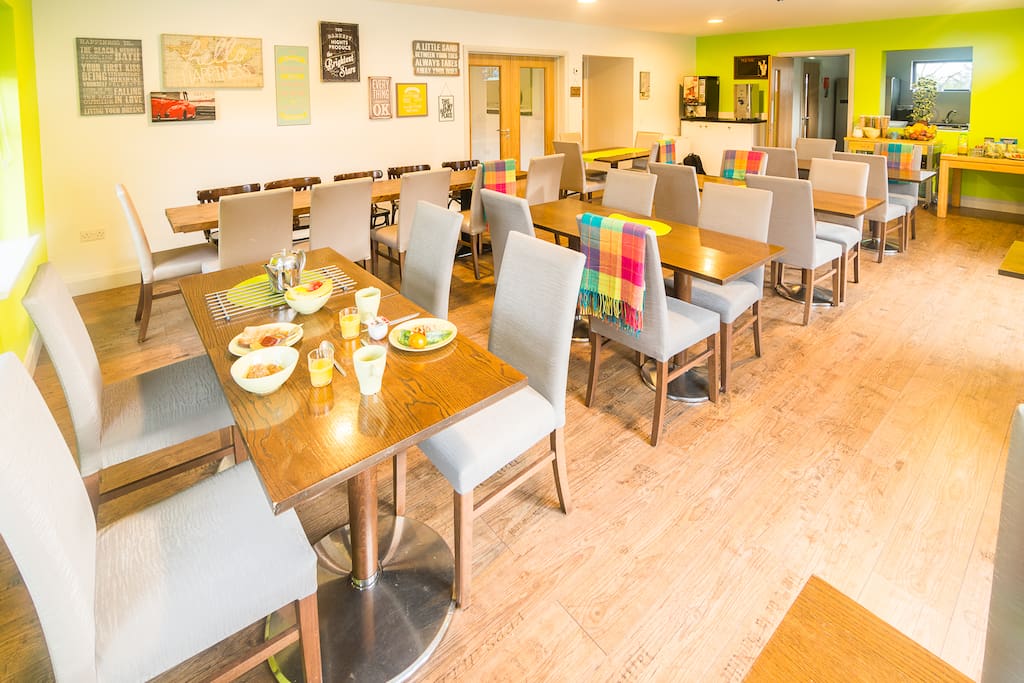 The breakfast and dining area.