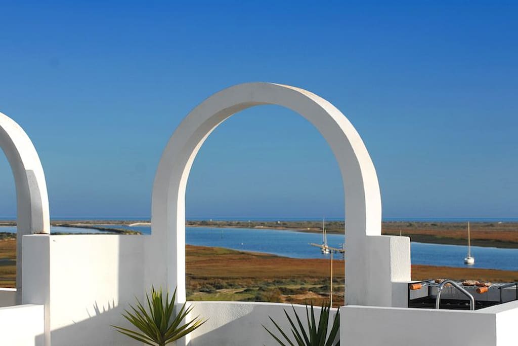 sea vieuw from the roof terrace