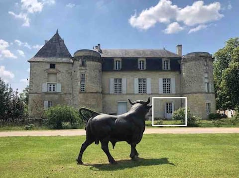 The blue room of Château de Lescours