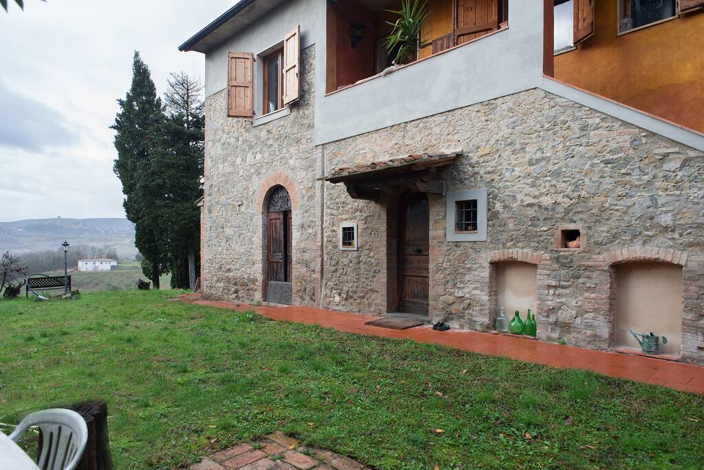 The whole villa with 2 bedrooms, 1 living rooms, 1 kitchens, 1 toilets