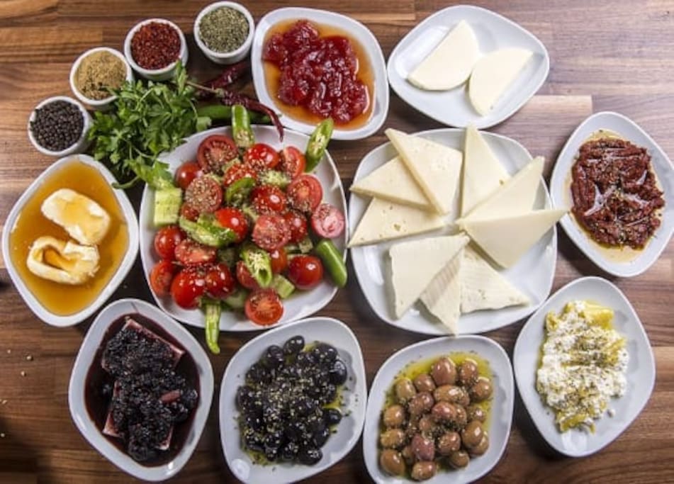 Bu bizim samimi sevgi dolu kahvaltımız sabah this is our sincere small morning breakfeast
