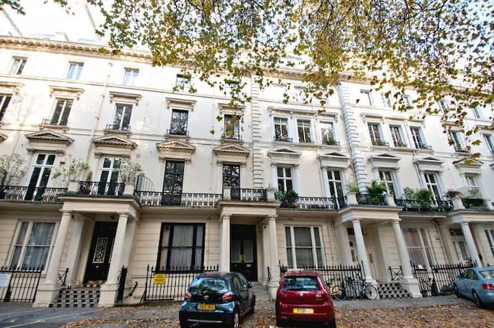 3 Bed 4 Bath flat Bayswater London